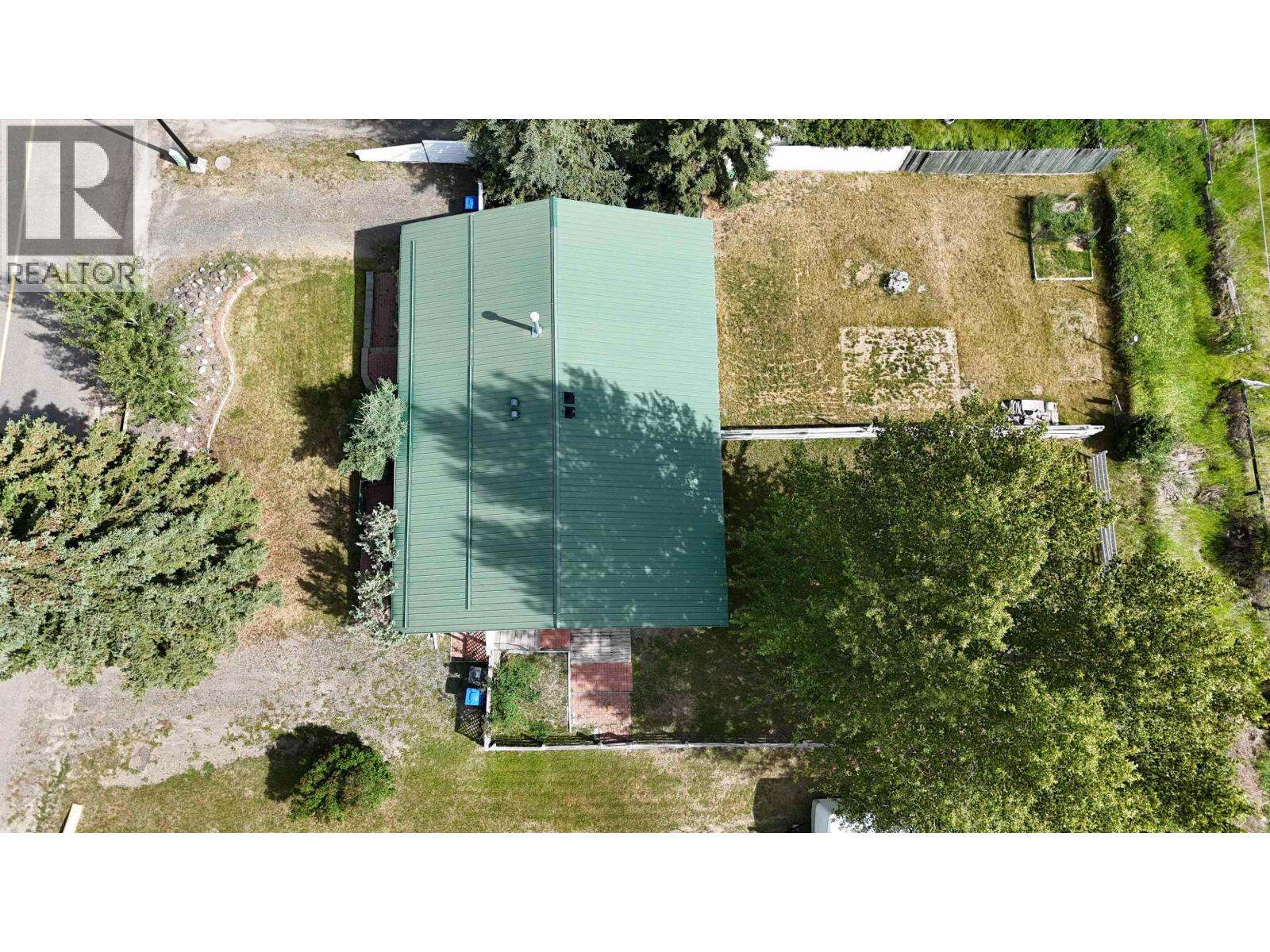 459 Evergreen Crescent, 100 Mile House, British Columbia  V0K 2E0 - Photo 6 - R3145314