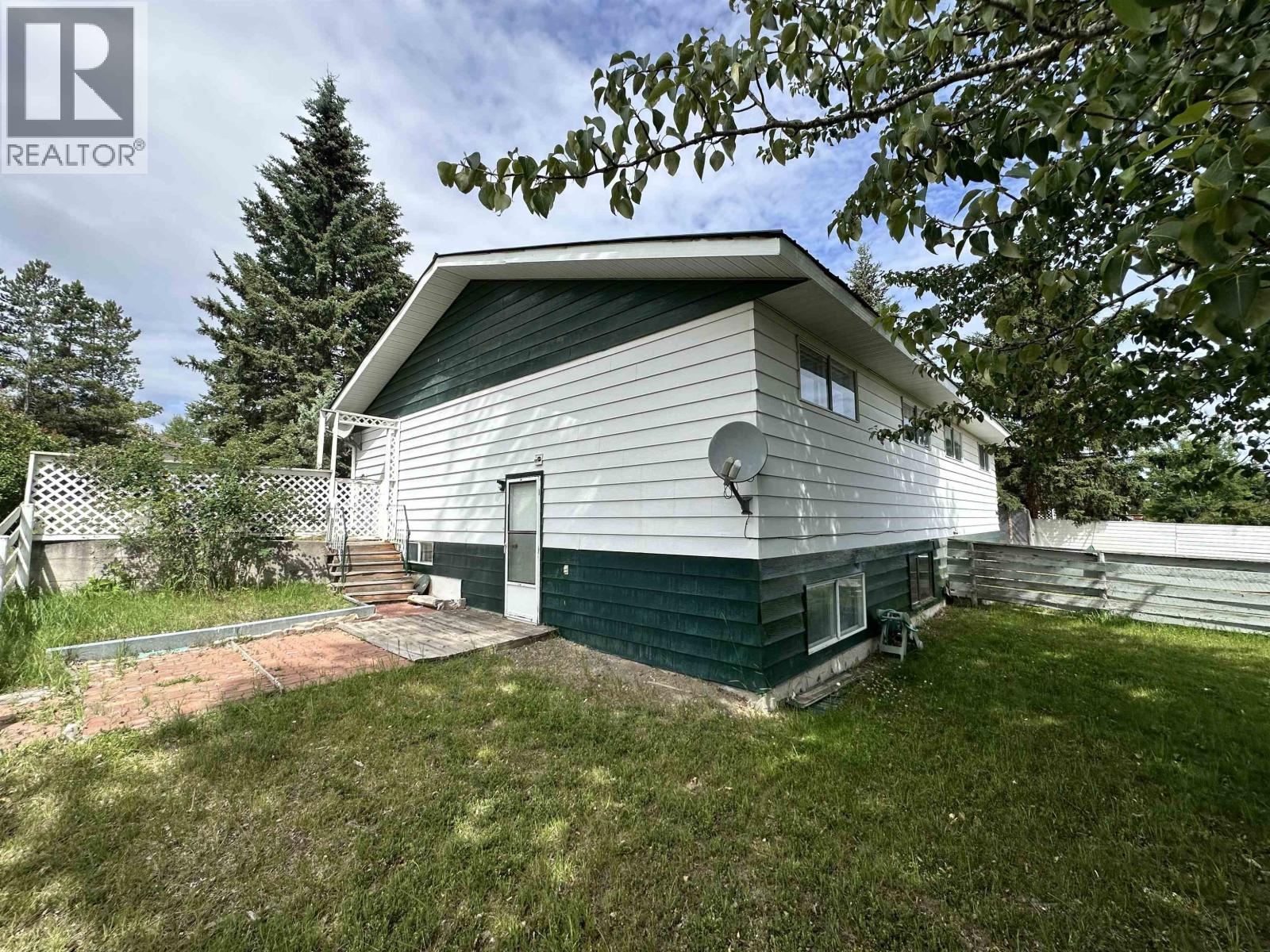 459 Evergreen Crescent, 100 Mile House, British Columbia  V0K 2E0 - Photo 9 - R3145314