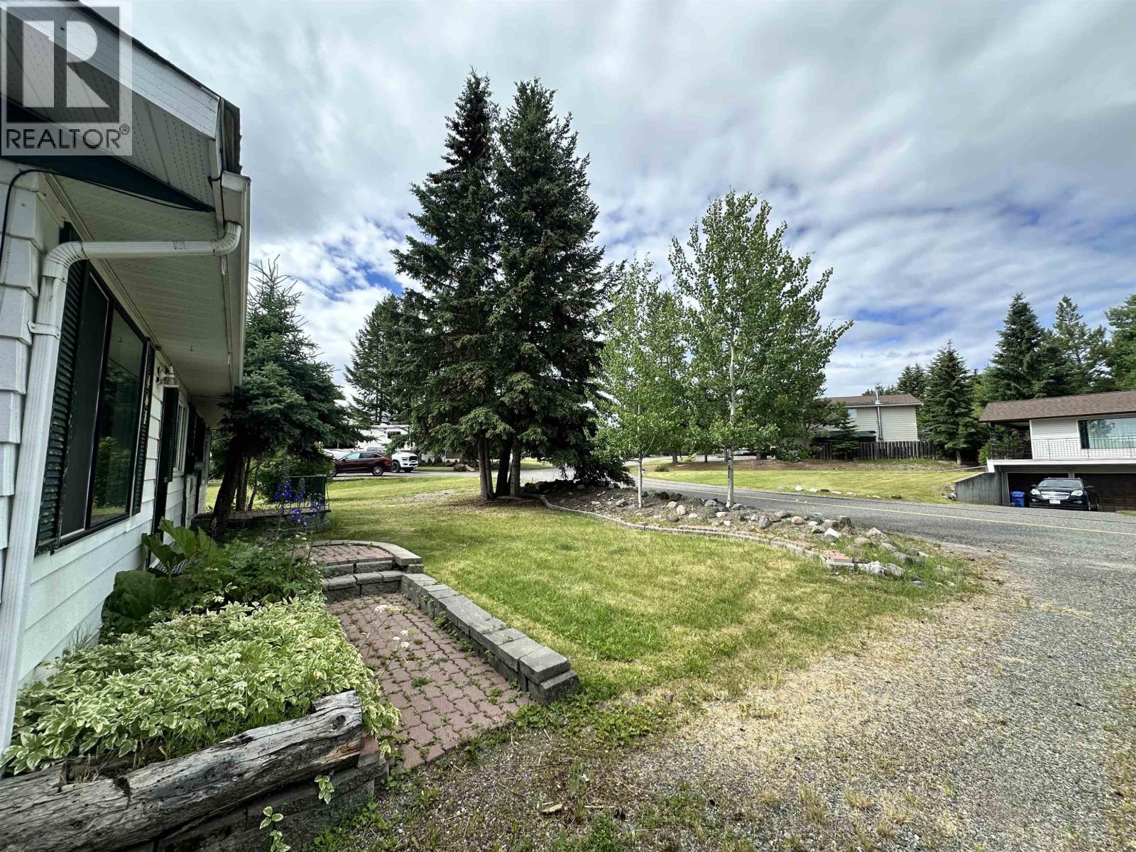 461 Evergreen Crescent, 100 Mile House, British Columbia  V0K 2E0 - Photo 10 - R3145315