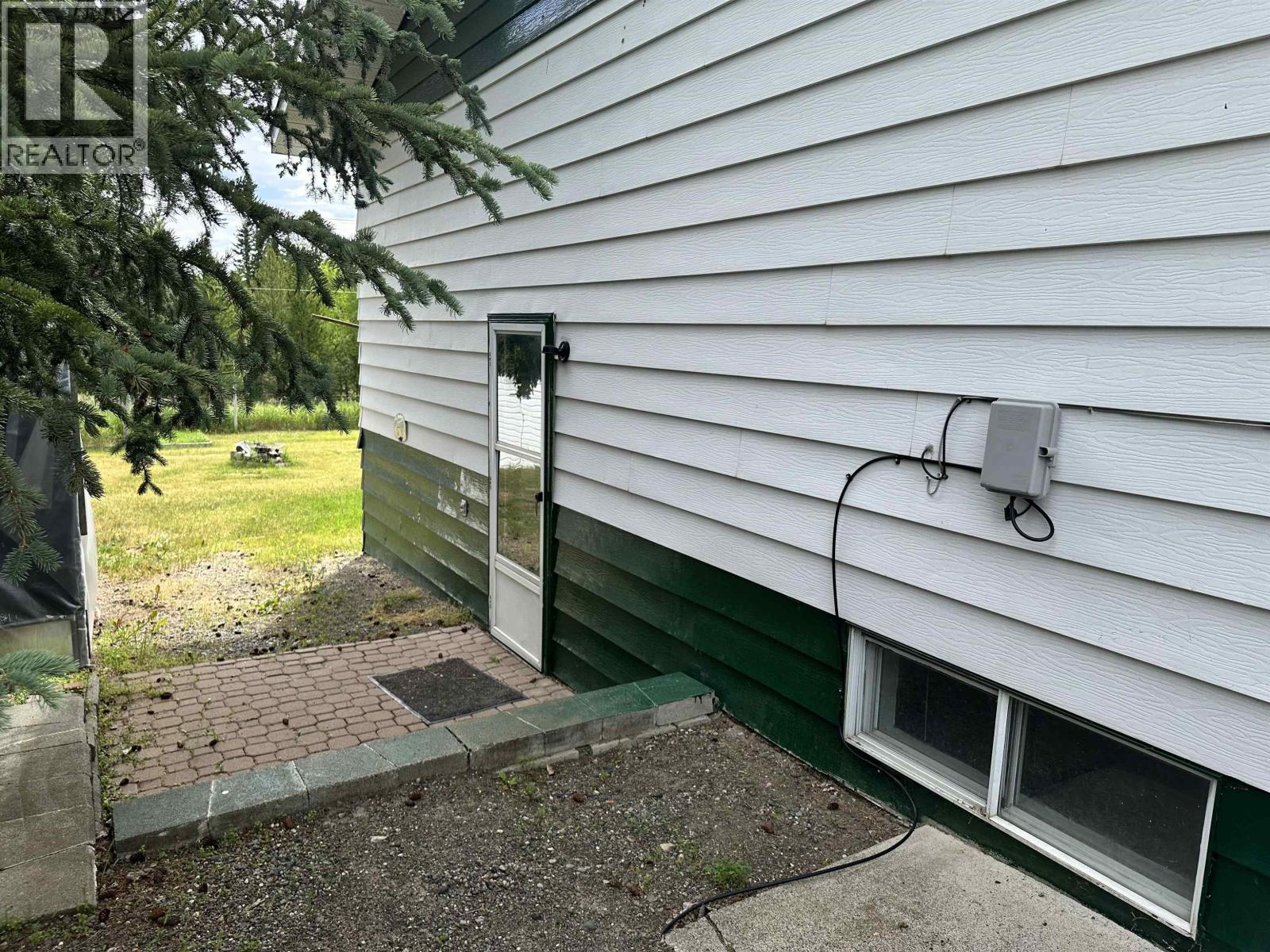 461 Evergreen Crescent, 100 Mile House, British Columbia  V0K 2E0 - Photo 11 - R3145315
