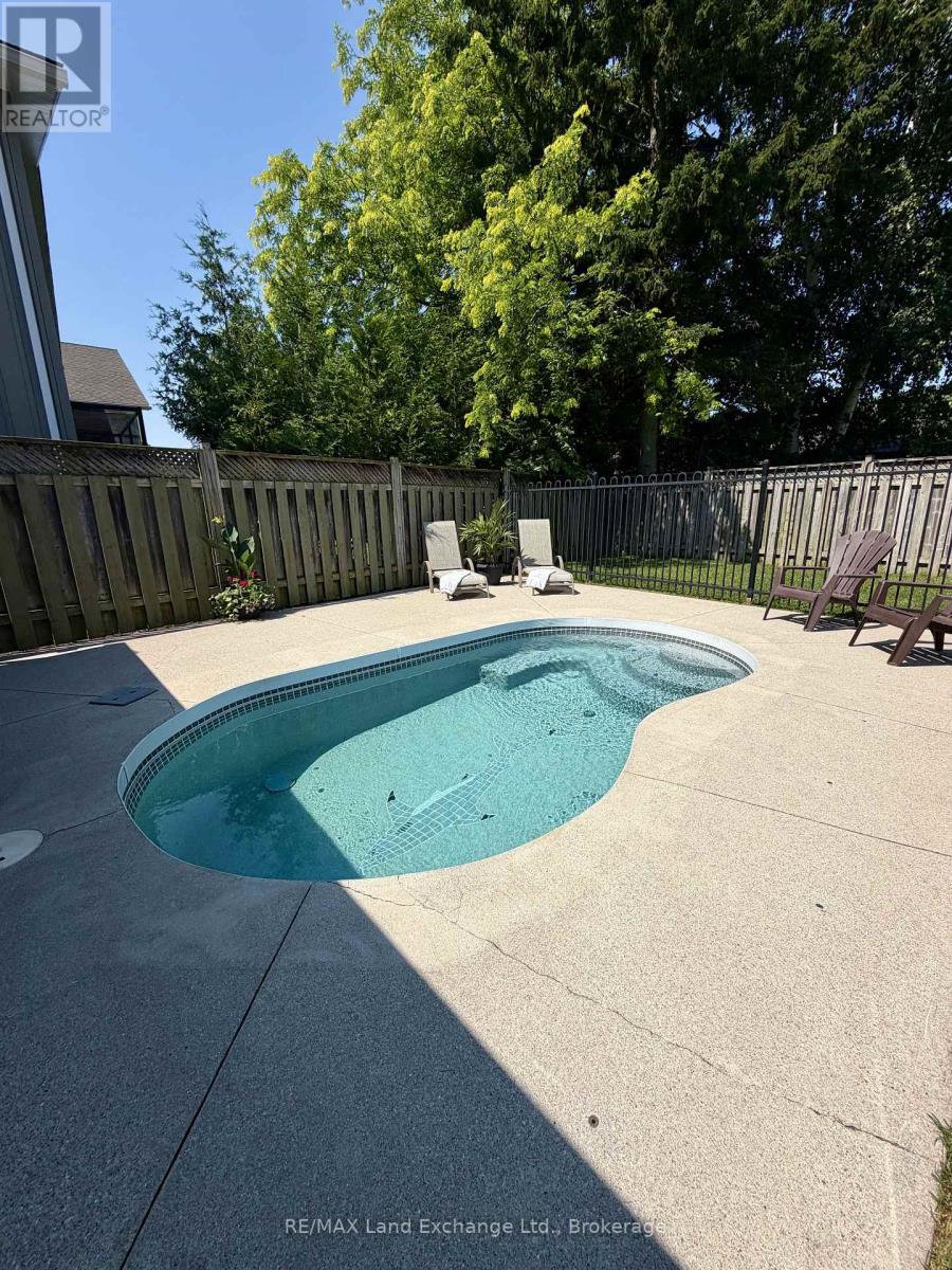 375 Lansdowne Street, Saugeen Shores, Ontario  N0H 2L0 - Photo 22 - X13020264