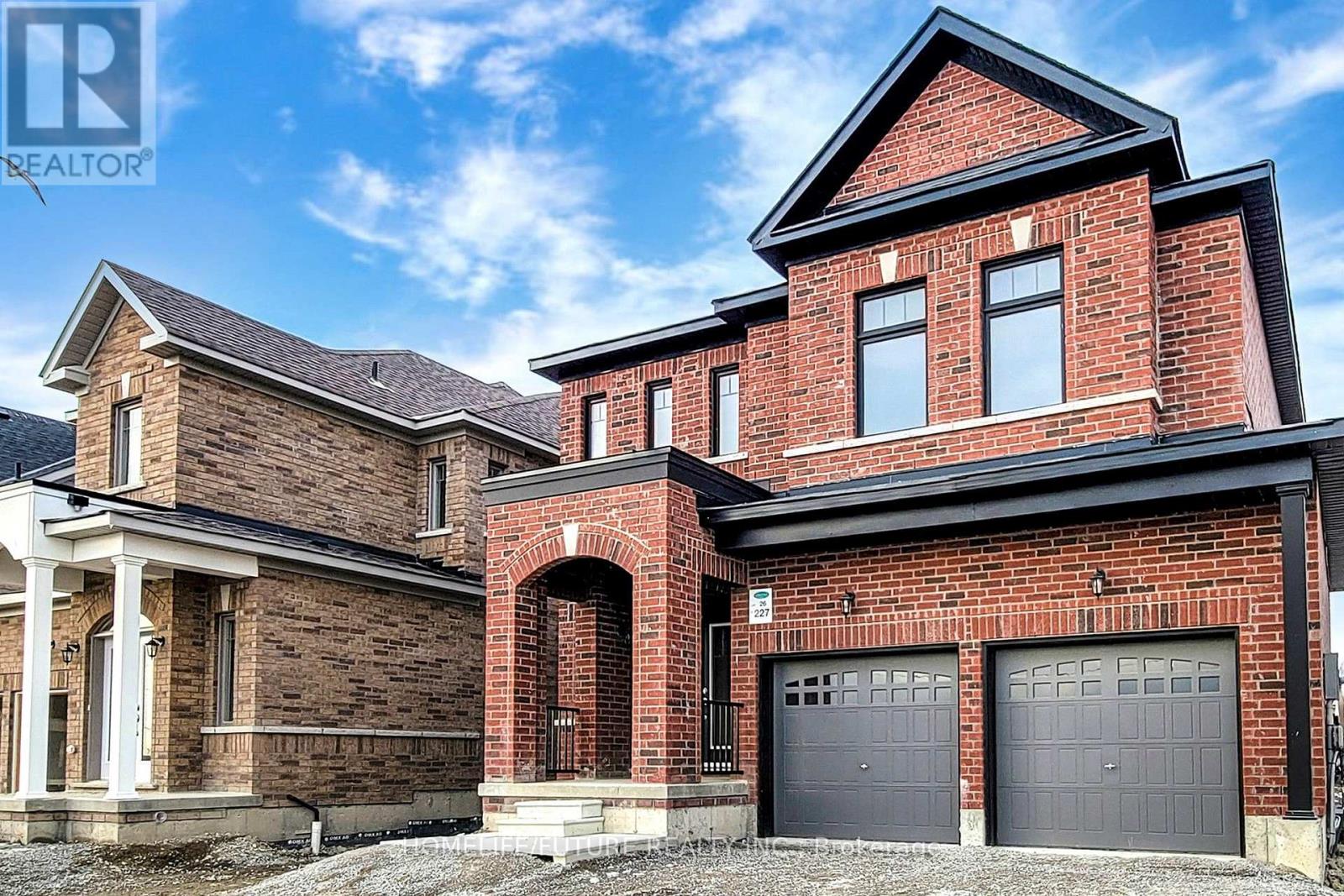 227 Heritage Street, Bradford West Gwillimbury (Bradford), Ontario  L3Z 4M6 - Photo 2 - N13553114