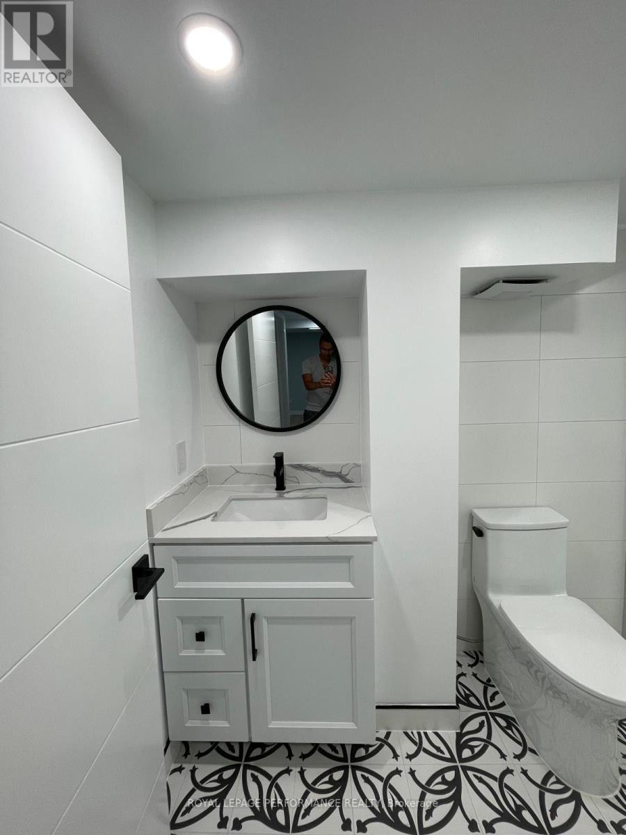 Unit B ( Basement) - 934 Smyth Road, Ottawa, Ontario  K1G 1P6 - Photo 17 - X13518330