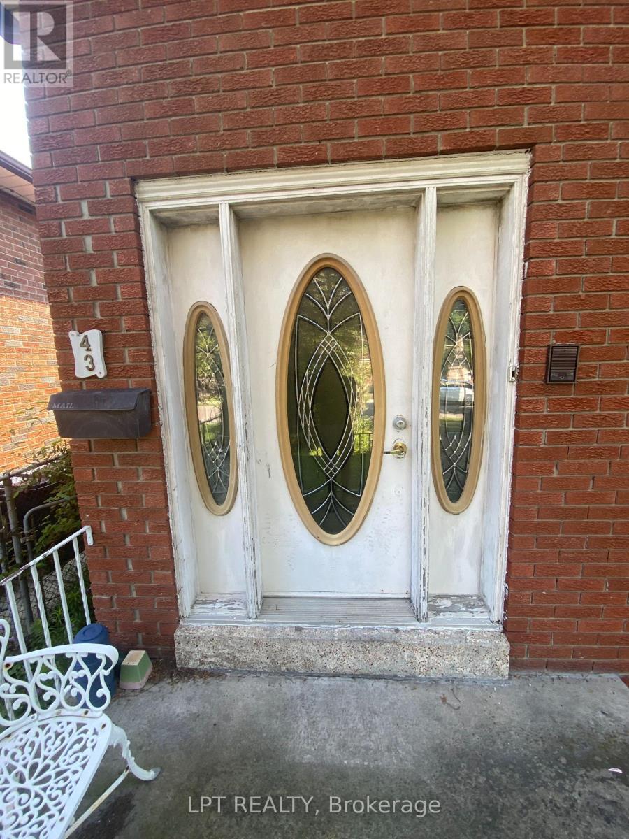 43 Sunset Avenue, Toronto, Ontario  M8W 3Z5 - Photo 3 - W13551334