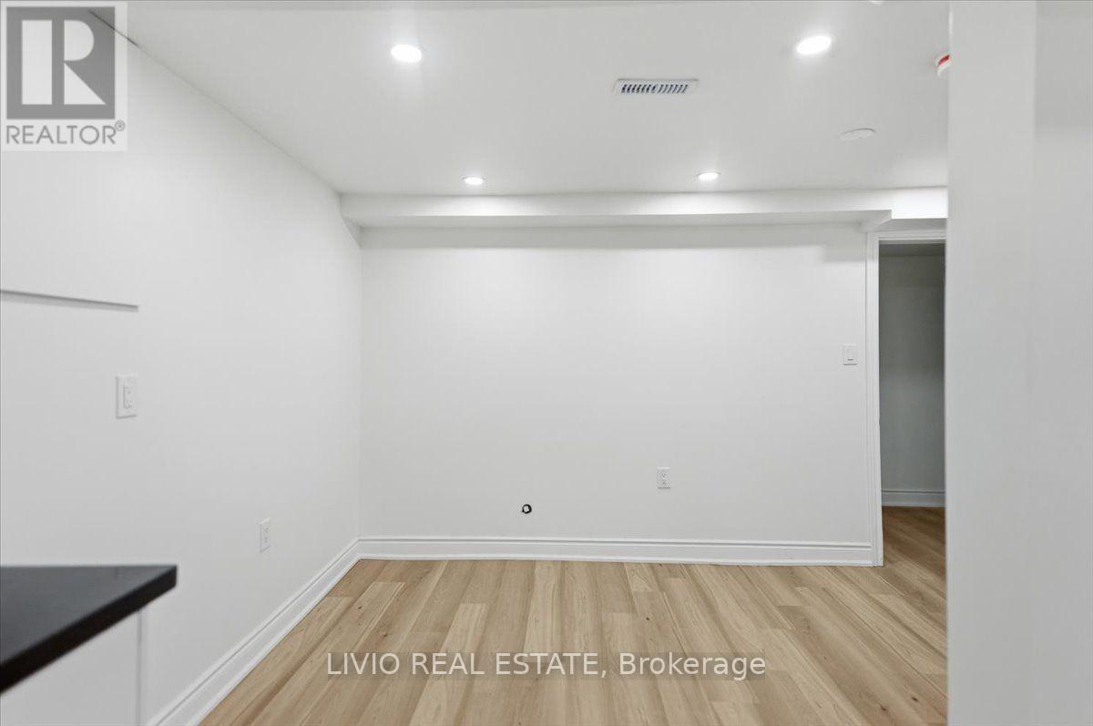 4002 Brandon Gate Drive, Mississauga, Ontario  L4T 3N4 - Photo 23 - W13542664