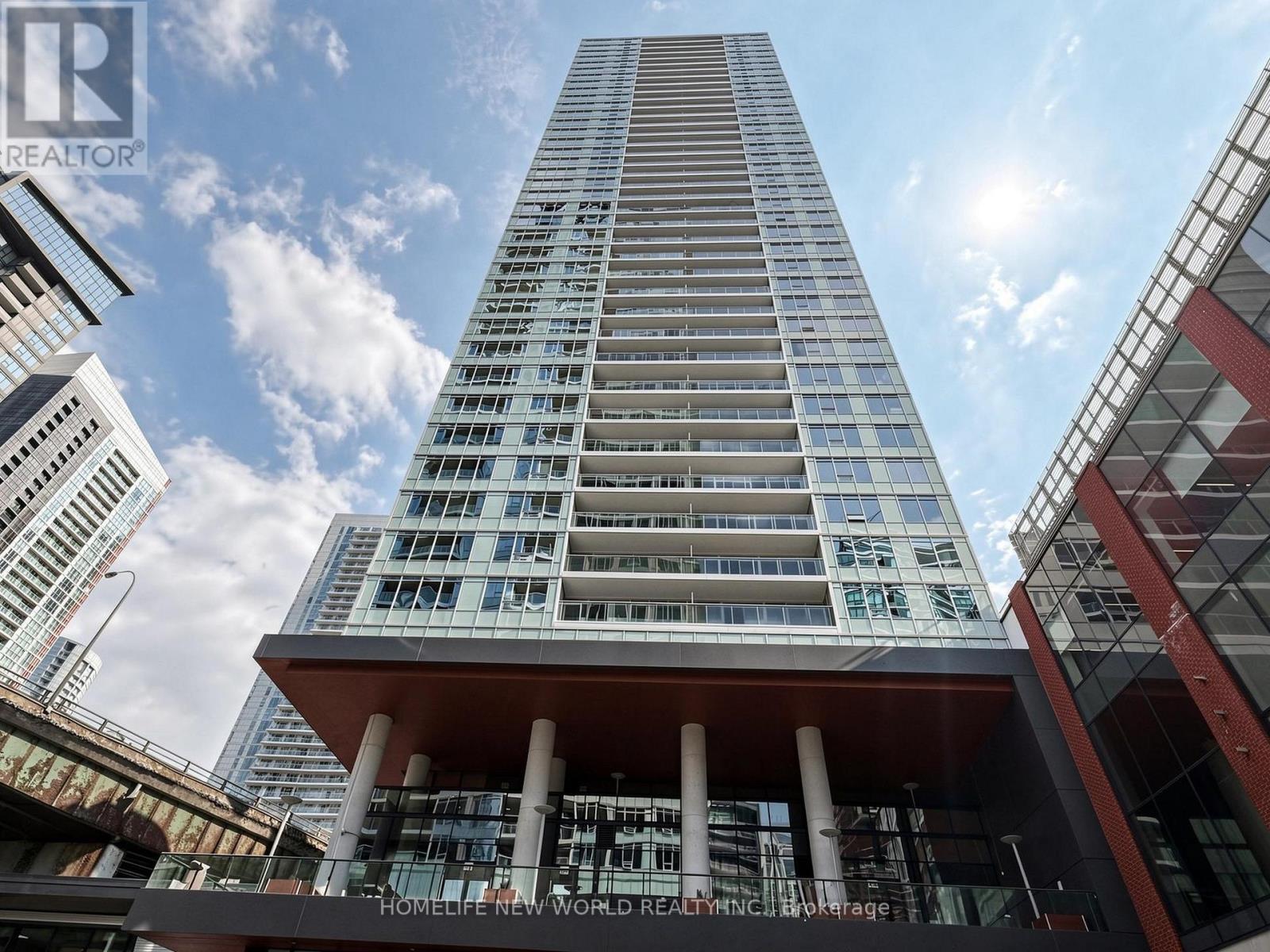 2011 - 17 Bathurst Street, Toronto, Ontario  M5V 0N1 - Photo 2 - C13553186