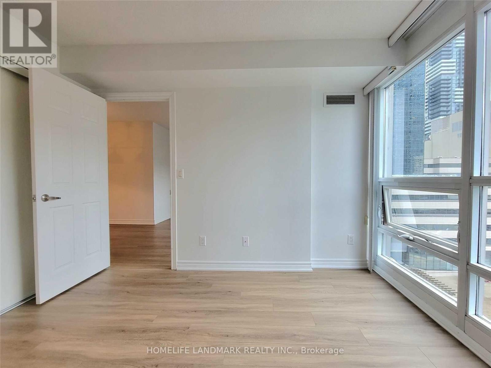 402 - 761 Bay Street, Toronto, Ontario  M5G 2R2 - Photo 12 - C13553200