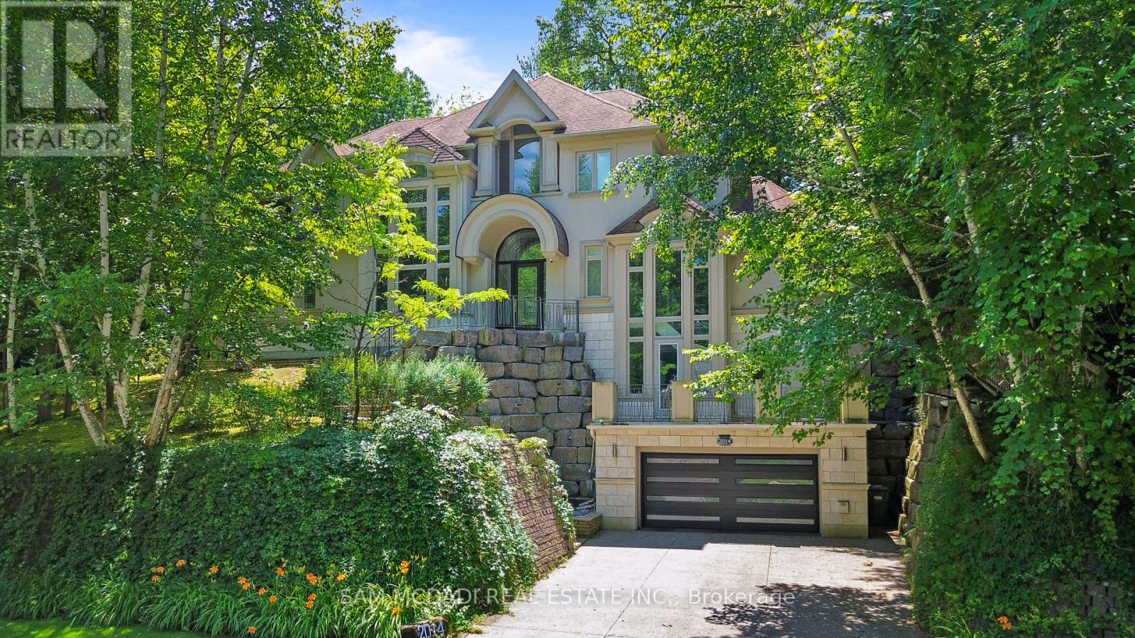 2014 HEARTWOOD COURT, Mississauga, Ontario