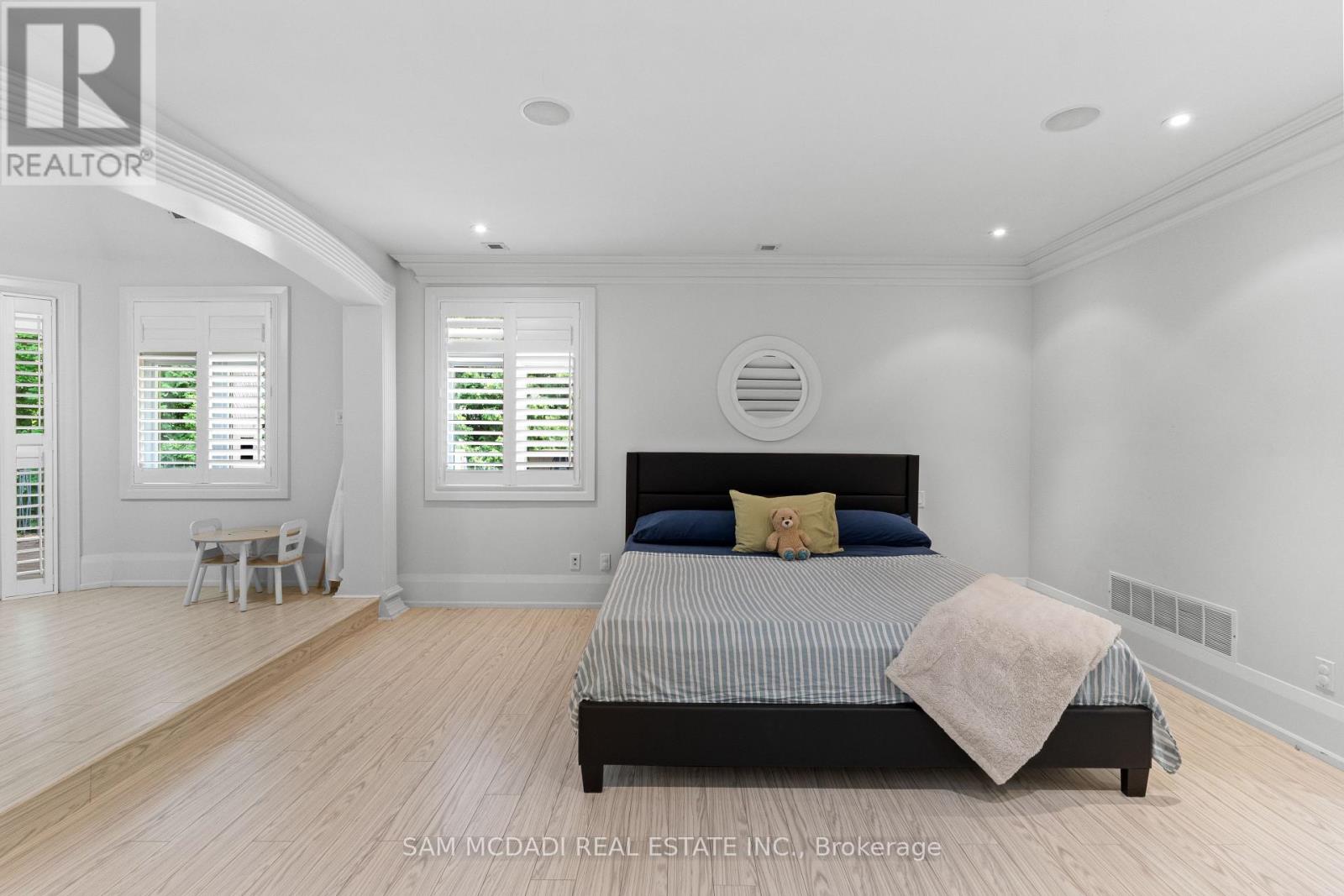 2014 Heartwood Court, Mississauga, Ontario  L5C 4P7 - Photo 24 - W13553166