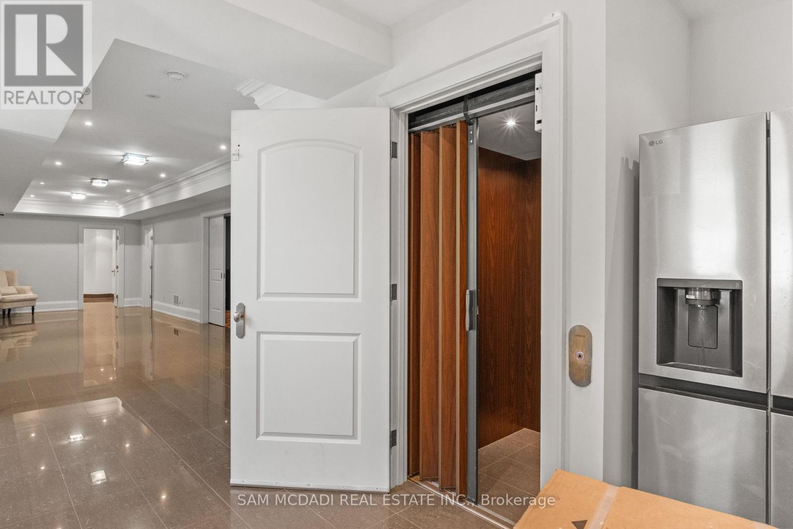 2014 Heartwood Court, Mississauga, Ontario  L5C 4P7 - Photo 36 - W13553166