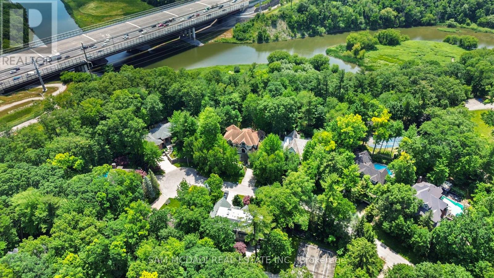 2014 Heartwood Court, Mississauga, Ontario  L5C 4P7 - Photo 47 - W13553166