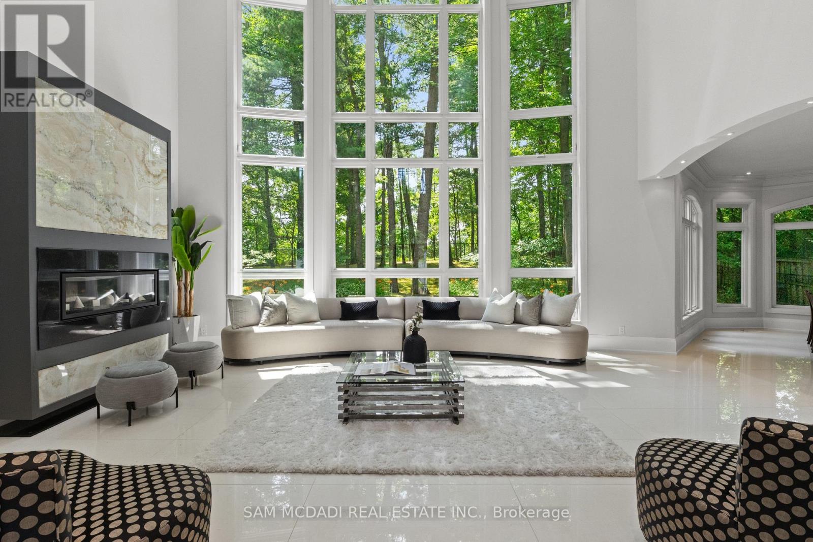 2014 Heartwood Court, Mississauga, Ontario  L5C 4P7 - Photo 6 - W13553166