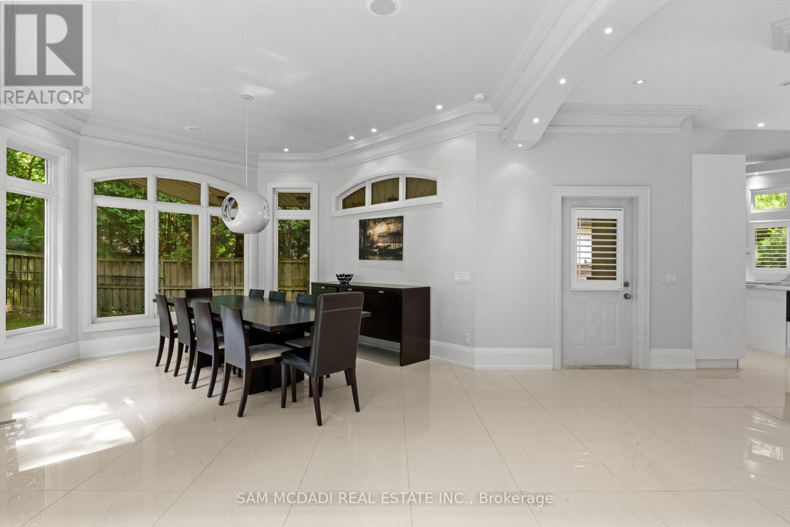 2014 Heartwood Court, Mississauga, Ontario  L5C 4P7 - Photo 8 - W13553166