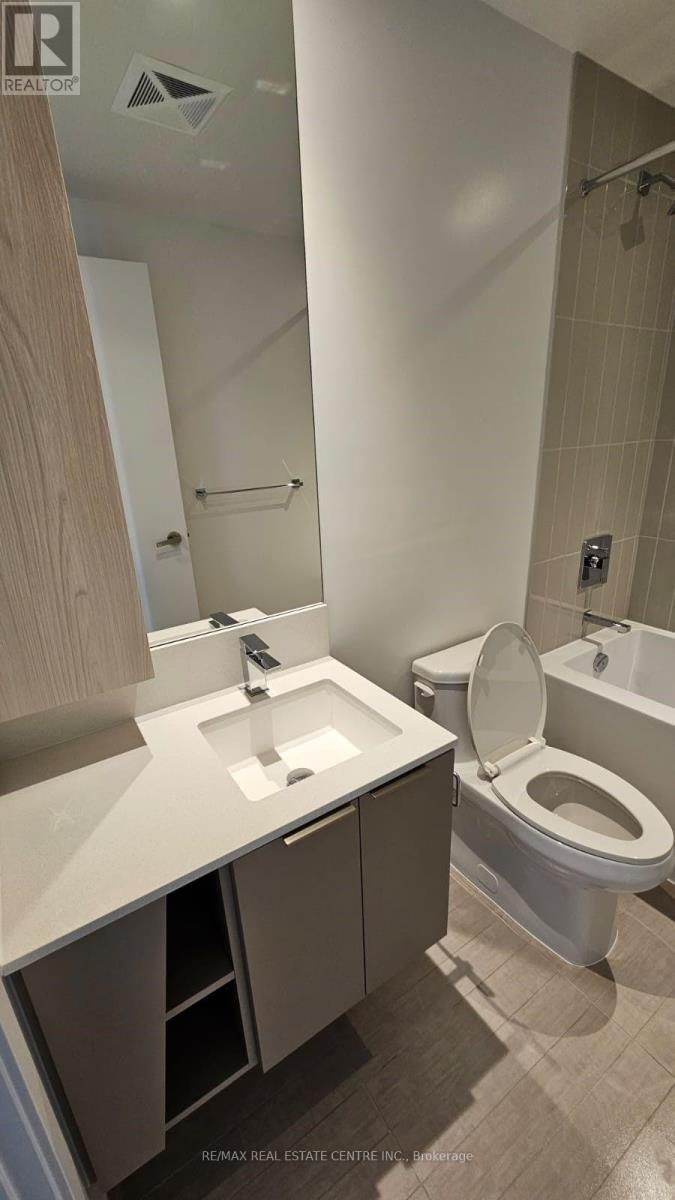 4709 - 3900 Confederation Parkway, Mississauga, Ontario  L5B 0M3 - Photo 3 - W13553176