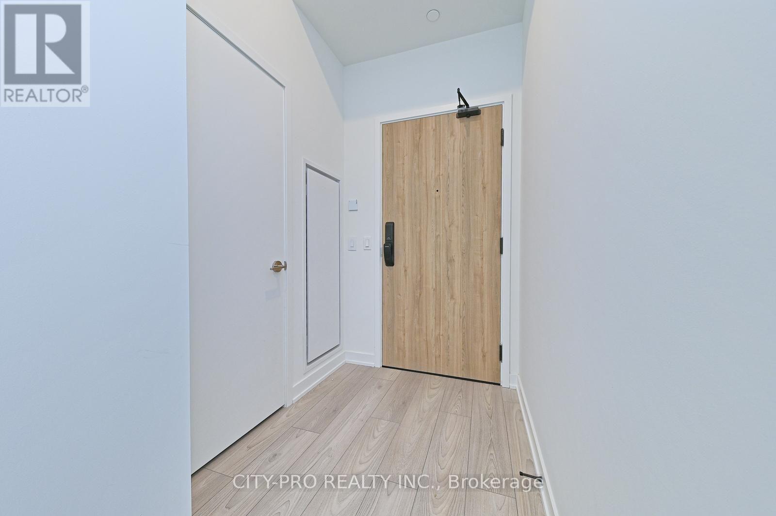 3111 - 1 Fairview Rd E Road E, Mississauga, Ontario  L5A 0B4 - Photo 6 - W13553226