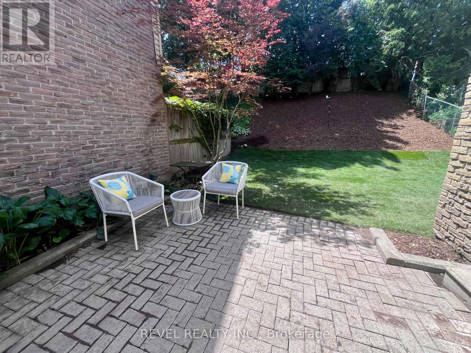 26 Parkland Court, Aurora, Ontario  L4G 3M6 - Photo 2 - N13539586