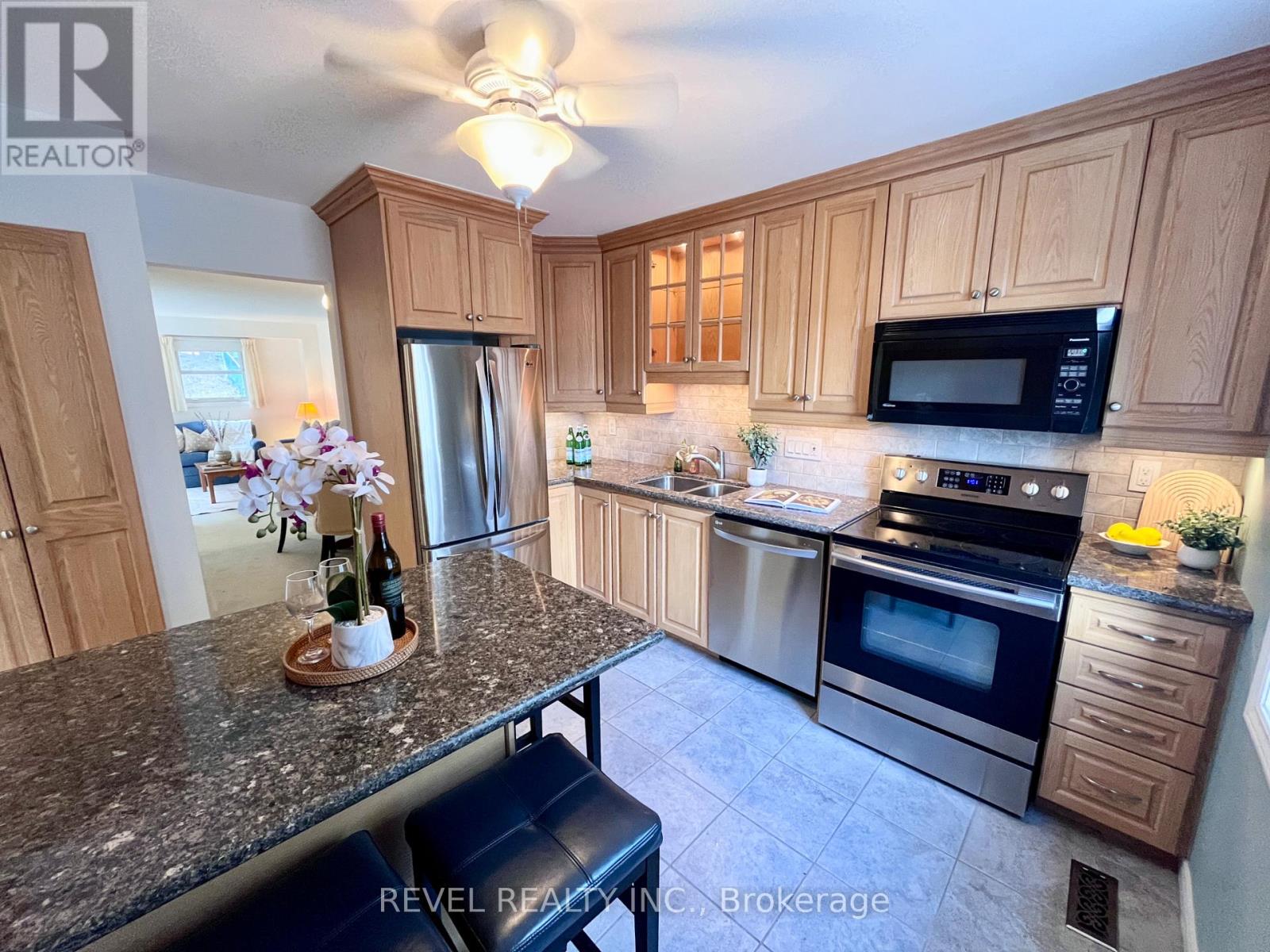 26 Parkland Court, Aurora, Ontario  L4G 3M6 - Photo 11 - N13539586