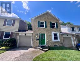 26 PARKLAND COURT, Aurora, Ontario