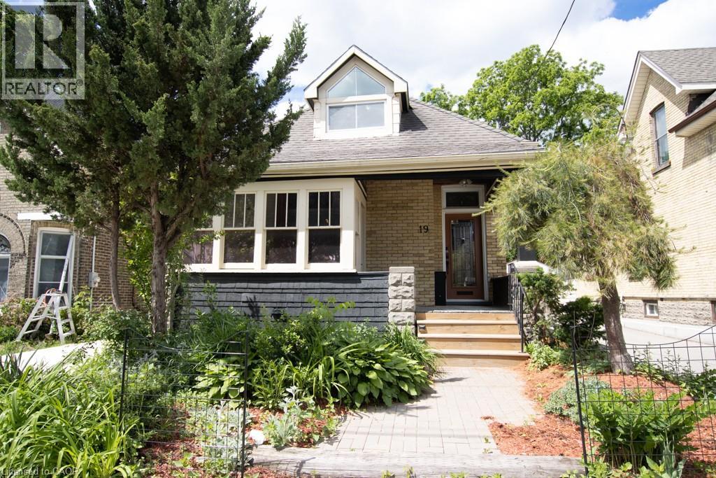 19 KITCHENER Avenue Unit# 1