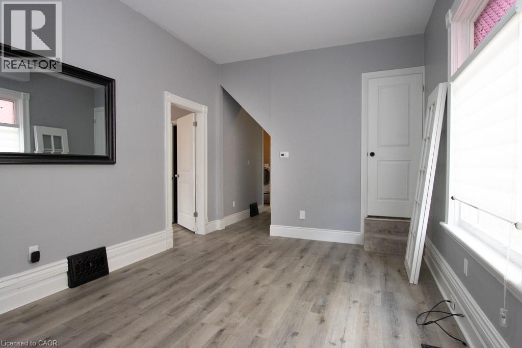 19 KITCHENER Avenue Unit# 1 - Photo 10