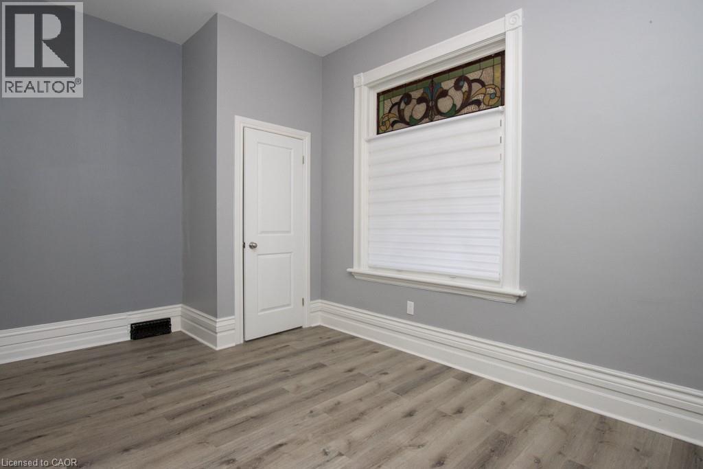 19 KITCHENER Avenue Unit# 1 - Photo 14