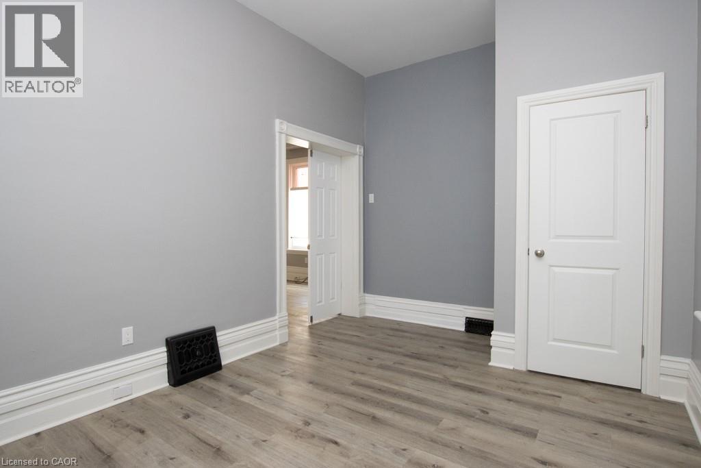 19 KITCHENER Avenue Unit# 1 - Photo 15