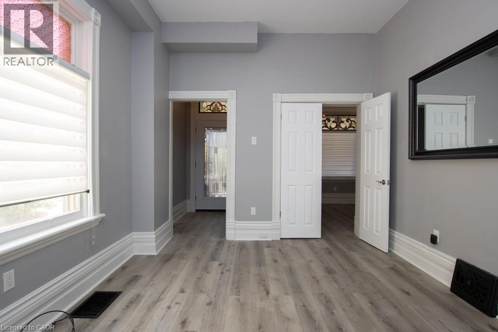 19 KITCHENER Avenue Unit# 1 - Photo 17