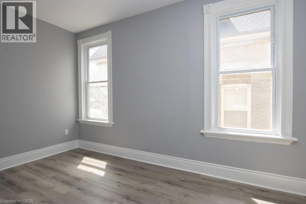 19 KITCHENER Avenue Unit# 1 - Photo 18