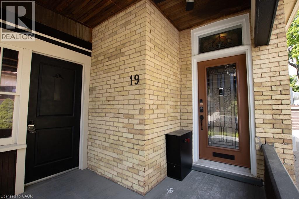 19 KITCHENER Avenue Unit# 1 - Photo 5