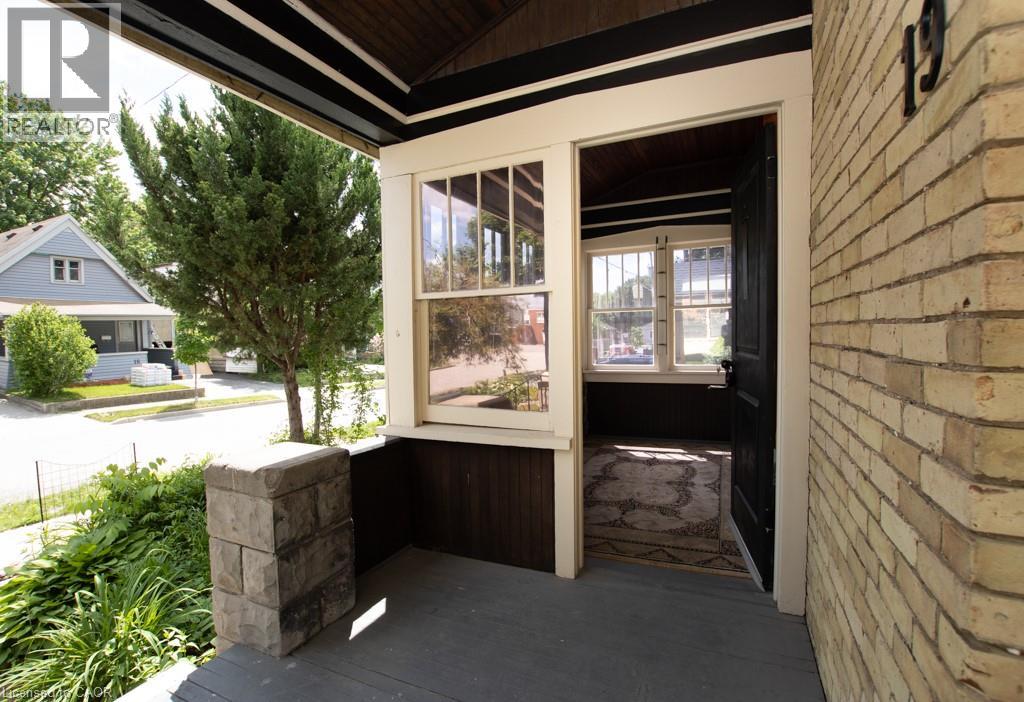 19 KITCHENER Avenue Unit# 1 - Photo 6