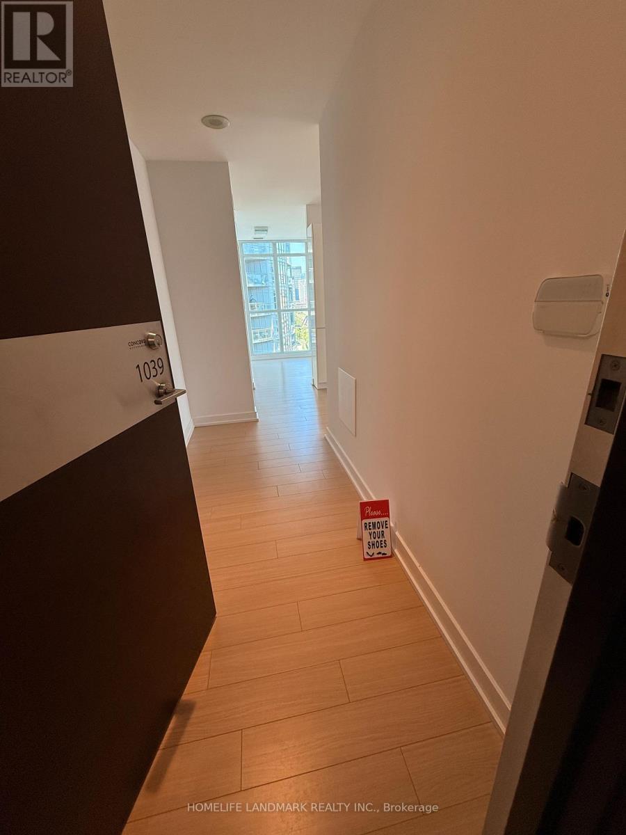1039 - 15 Iceboat Terrace, Toronto, Ontario  M5V 4A5 - Photo 4 - C13553240