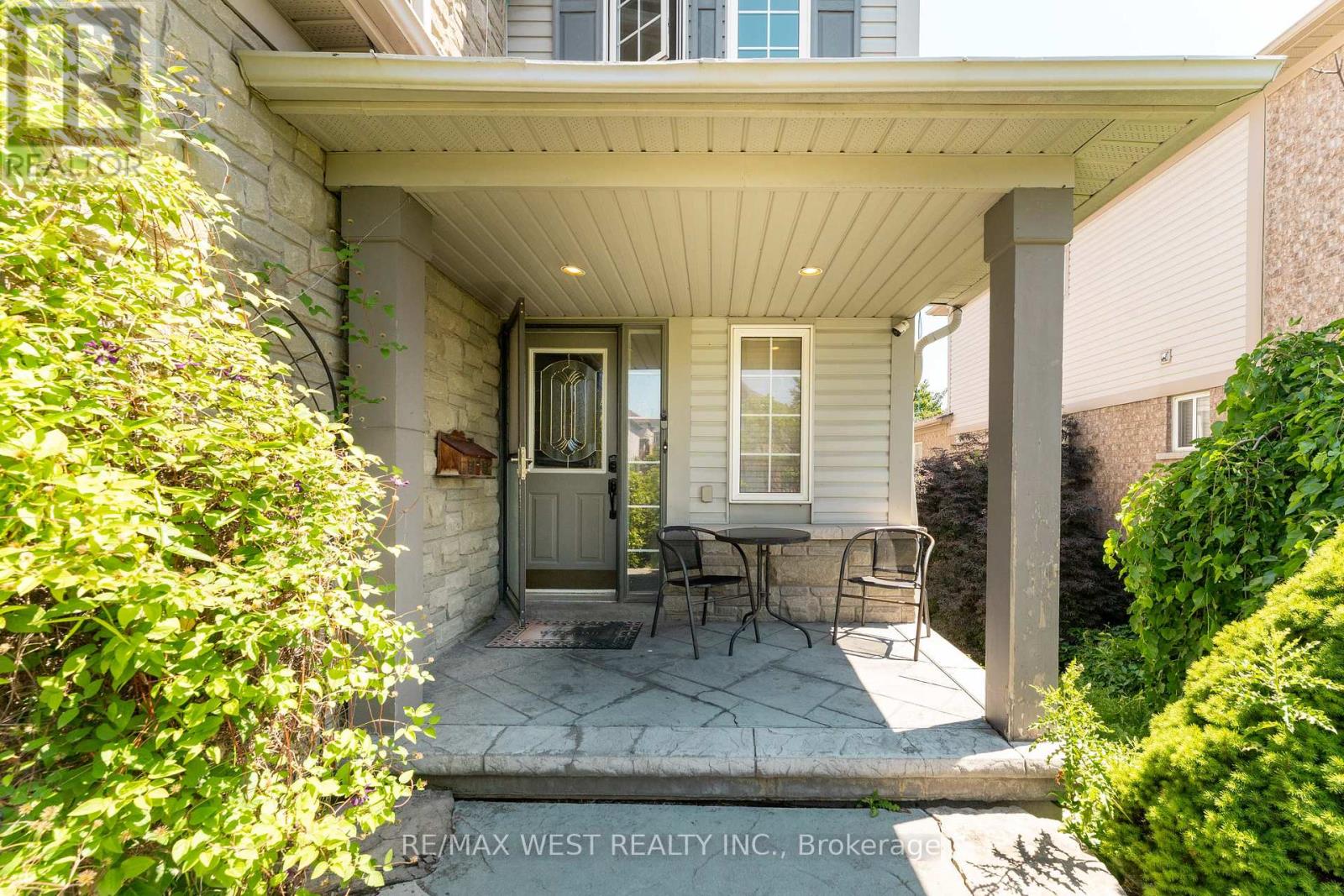 160 Millburn Drive, Clarington, Ontario  L1C 5M1 - Photo 5 - E13553248