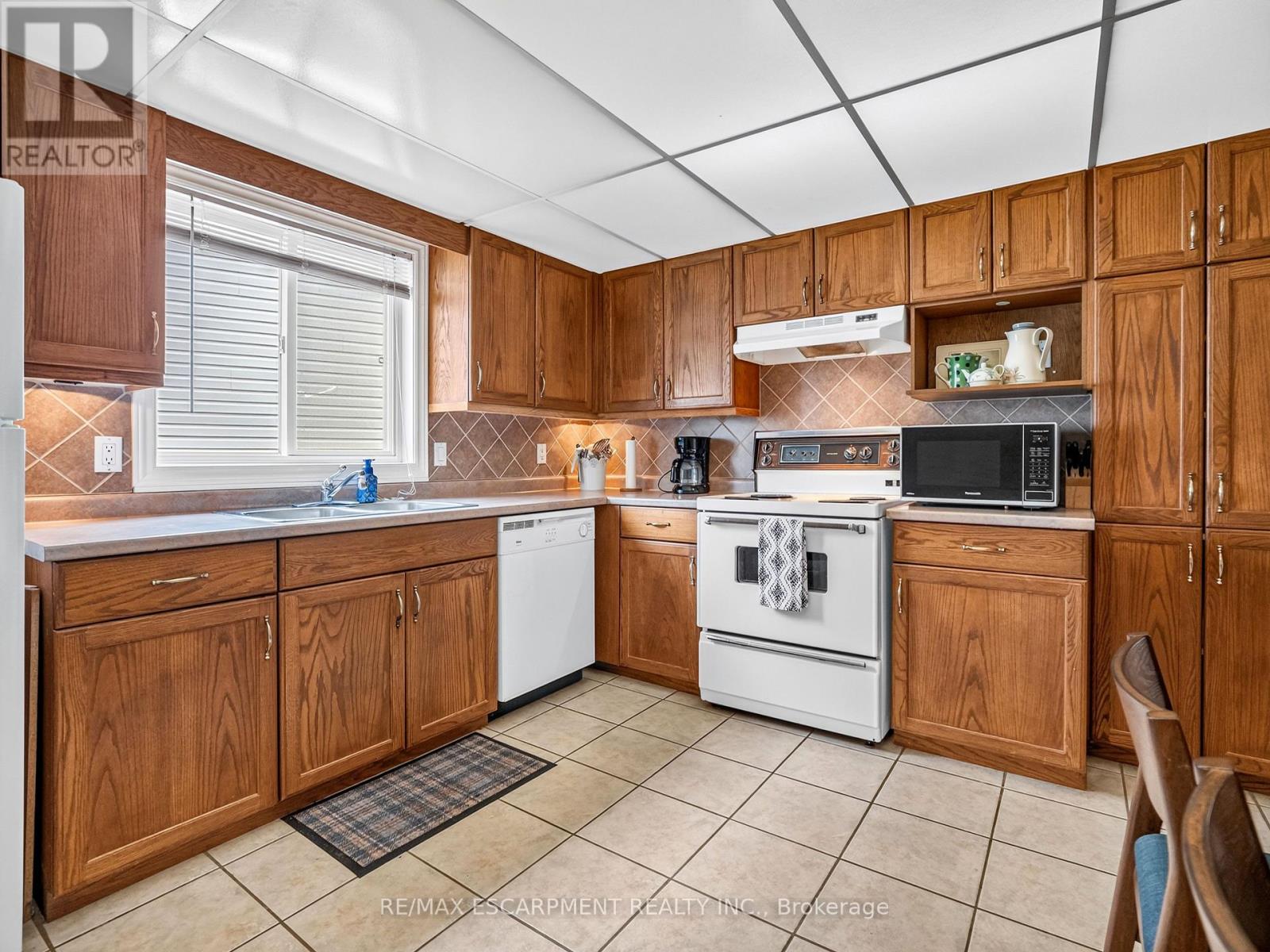 4279 Southerland Court, Niagara Falls, Ontario L2G 7W4 - Photo 10 - X13553246