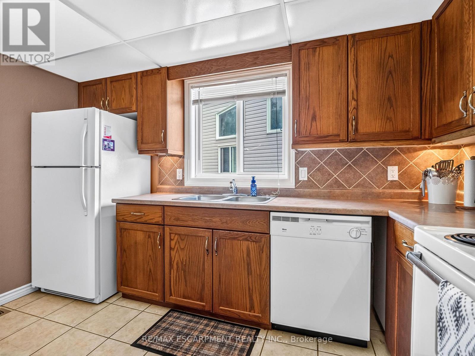 4279 Southerland Court, Niagara Falls, Ontario L2G 7W4 - Photo 11 - X13553246