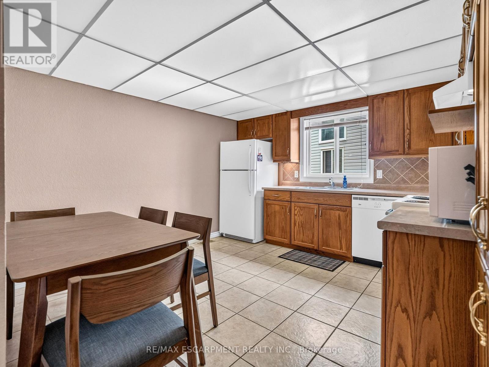 4279 Southerland Court, Niagara Falls, Ontario L2G 7W4 - Photo 13 - X13553246