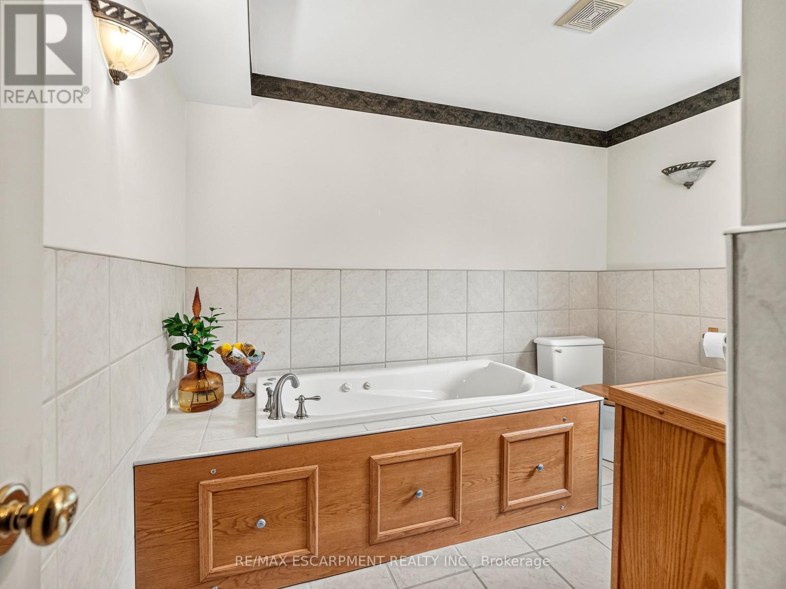 4279 Southerland Court, Niagara Falls, Ontario L2G 7W4 - Photo 28 - X13553246