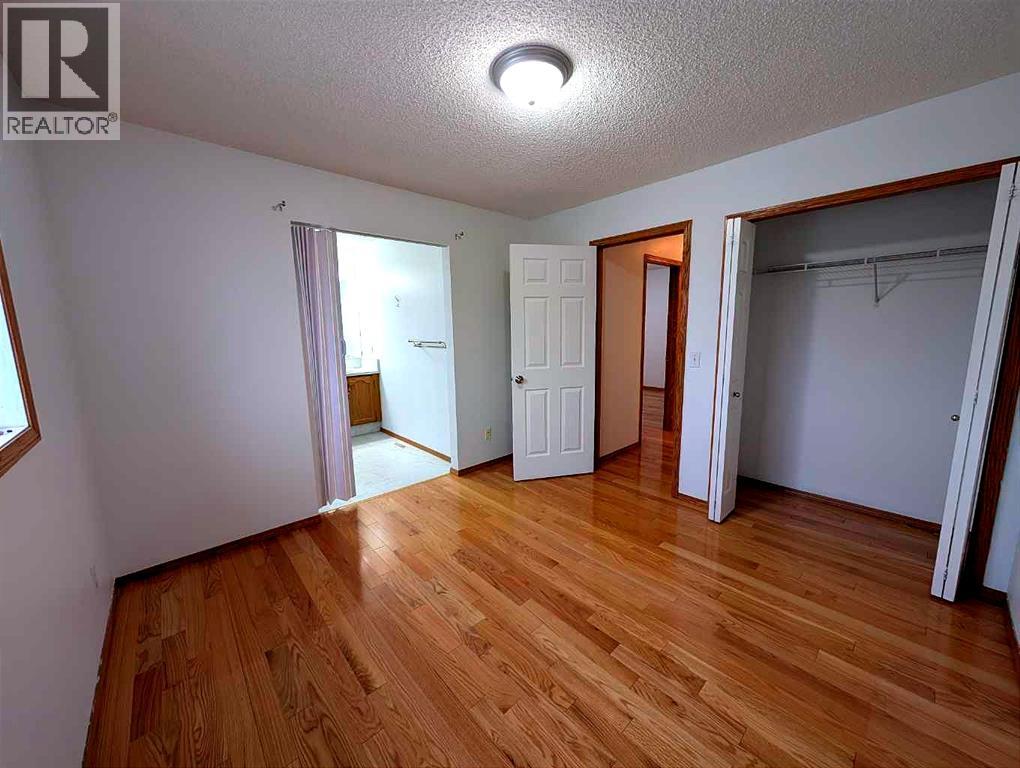 151 Taracove Estate Drive NE, Calgary, Alberta  T3J 4R1 - Photo 9 - A2325112