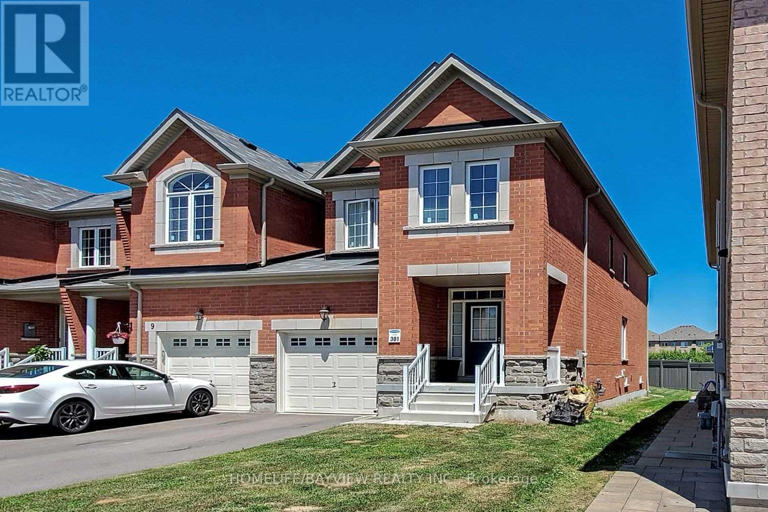 11 COLLIN COURT, Richmond Hill (Jefferson)