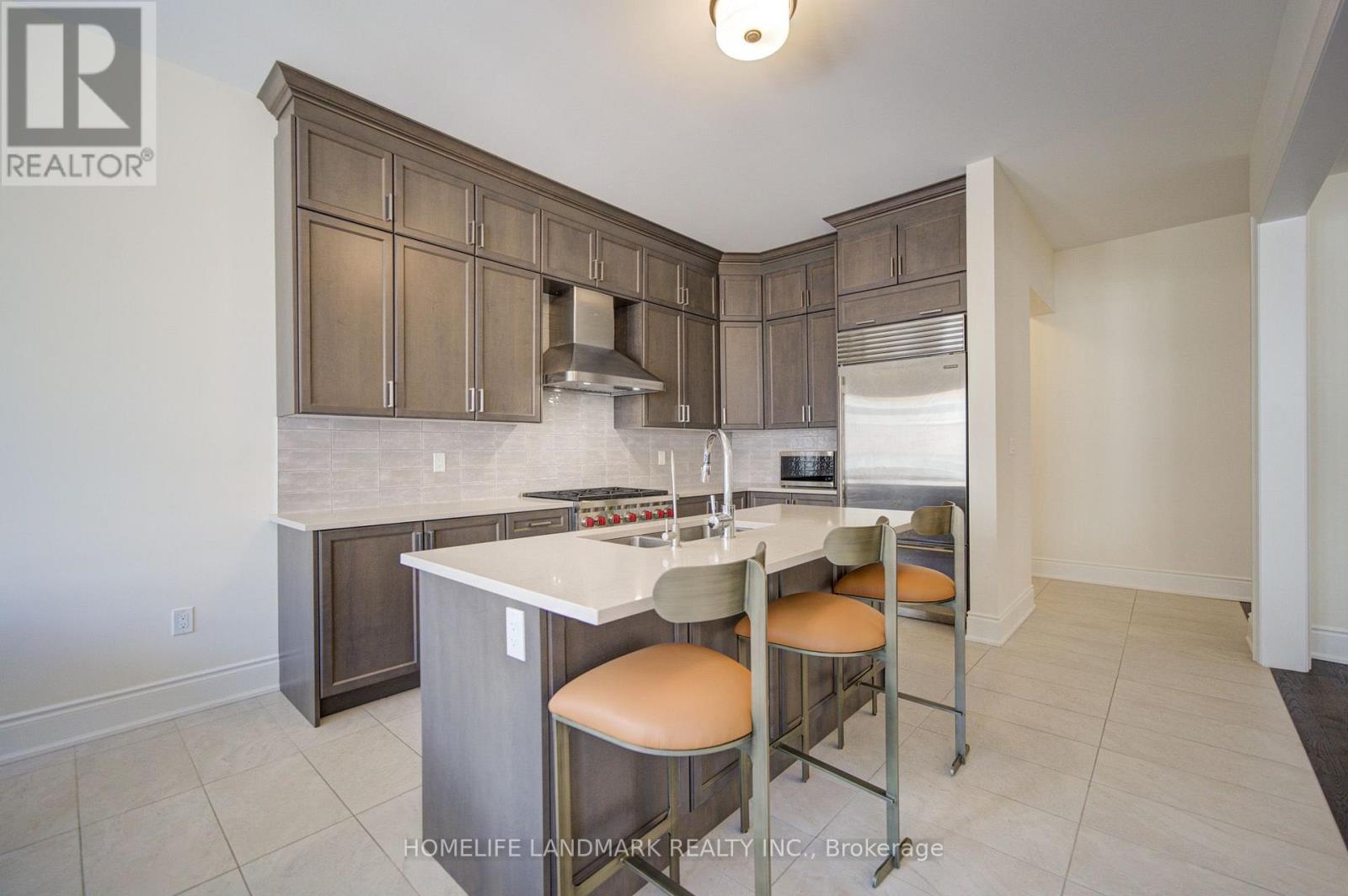 Main & 2nd Floor - 35 Red Giant Street, Richmond Hill, Ontario  L4C 4Y4 - Photo 17 - N13553326