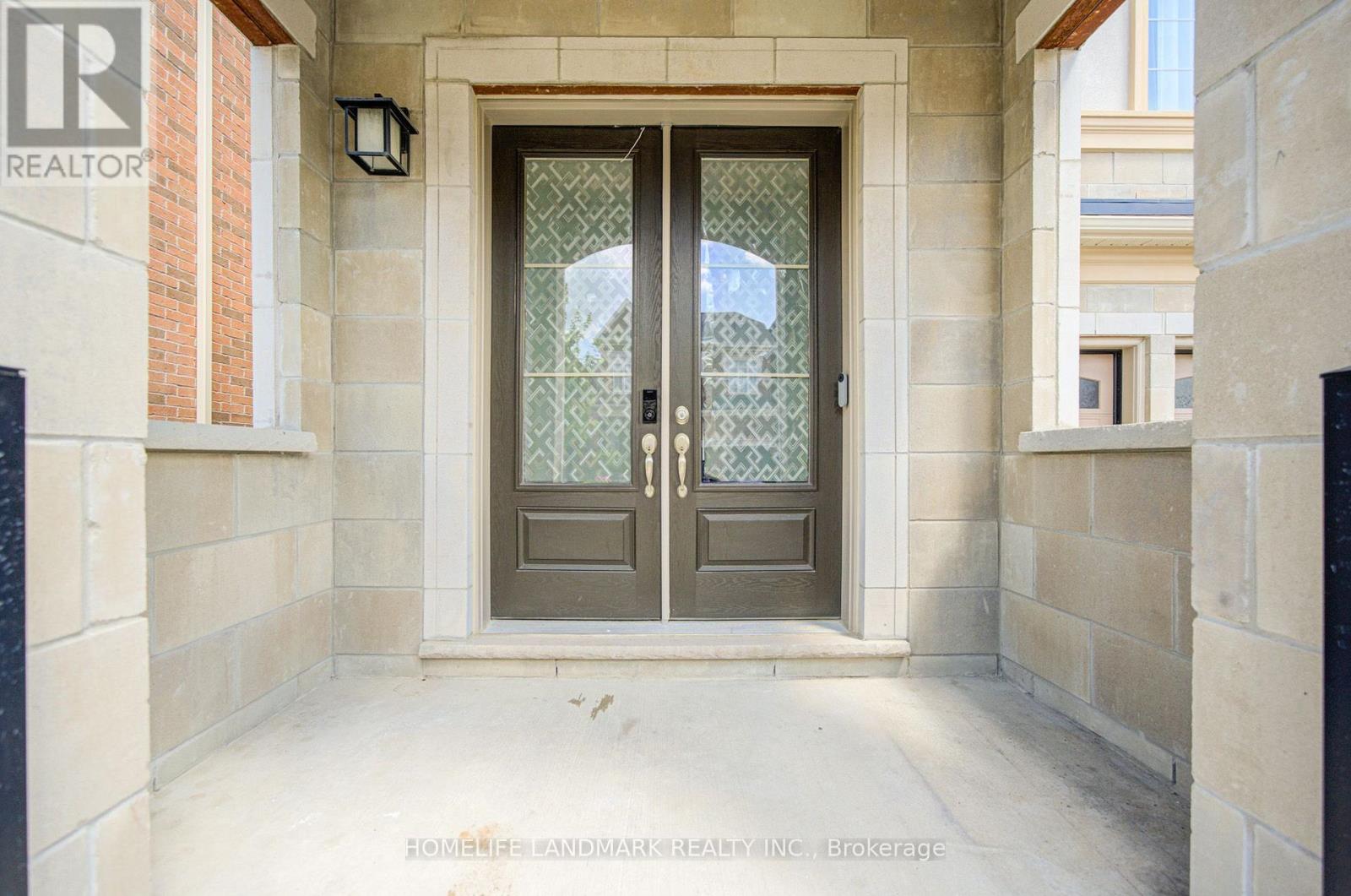 Main & 2nd Floor - 35 Red Giant Street, Richmond Hill, Ontario  L4C 4Y4 - Photo 2 - N13553326