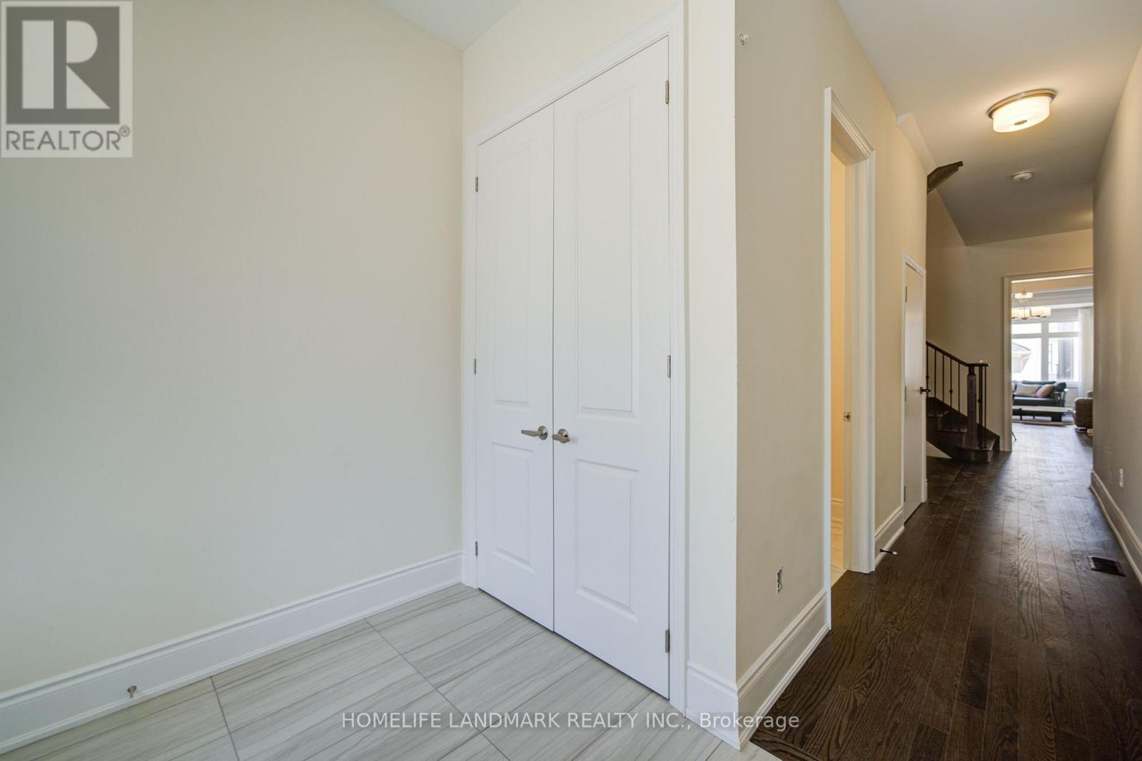 Main & 2nd Floor - 35 Red Giant Street, Richmond Hill, Ontario  L4C 4Y4 - Photo 3 - N13553326