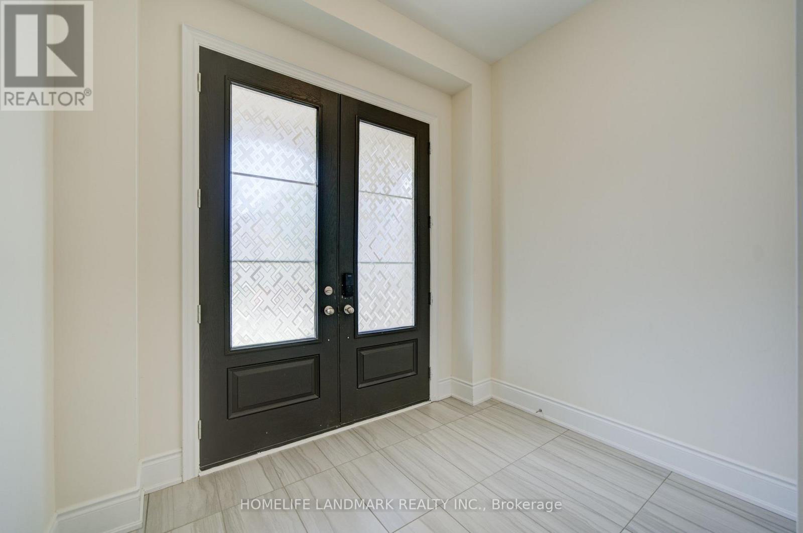Main & 2nd Floor - 35 Red Giant Street, Richmond Hill, Ontario  L4C 4Y4 - Photo 4 - N13553326