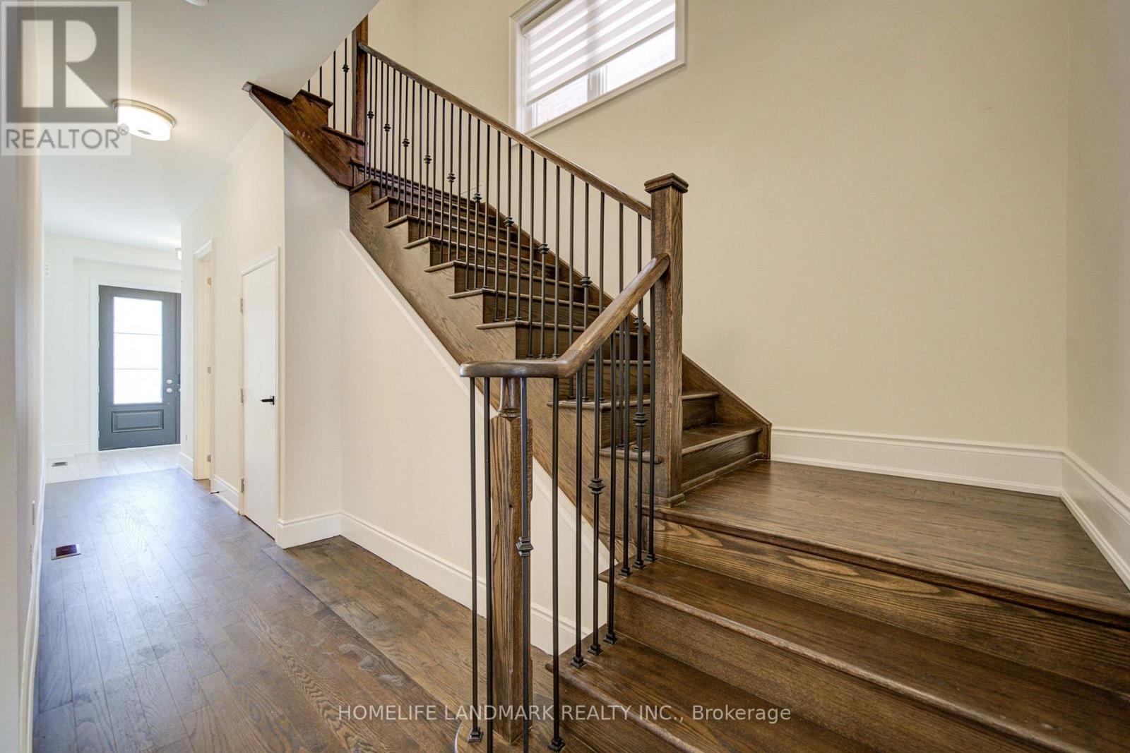 Main & 2nd Floor - 35 Red Giant Street, Richmond Hill, Ontario  L4C 4Y4 - Photo 8 - N13553326