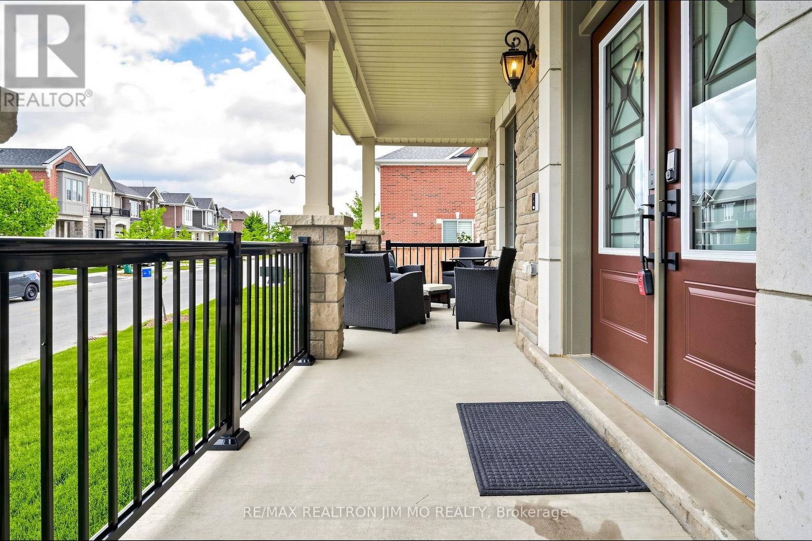 476 Kennedy Circle W, Milton, Ontario  L9E 2C4 - Photo 3 - W13553284