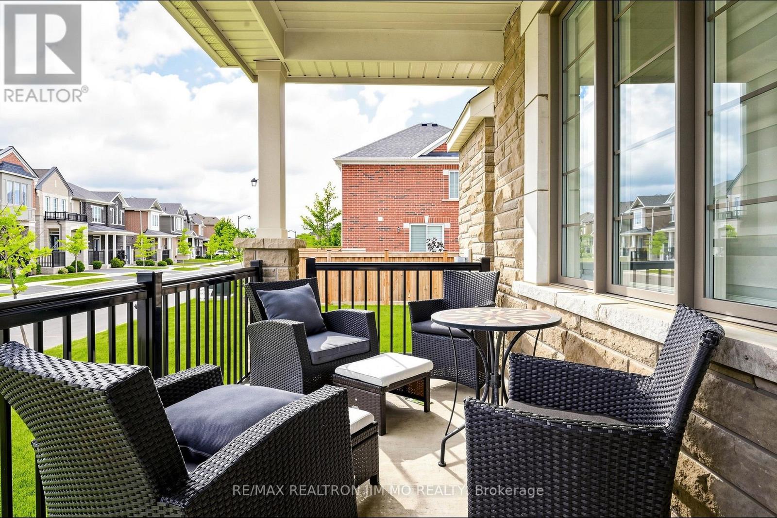 476 Kennedy Circle W, Milton, Ontario  L9E 2C4 - Photo 4 - W13553284