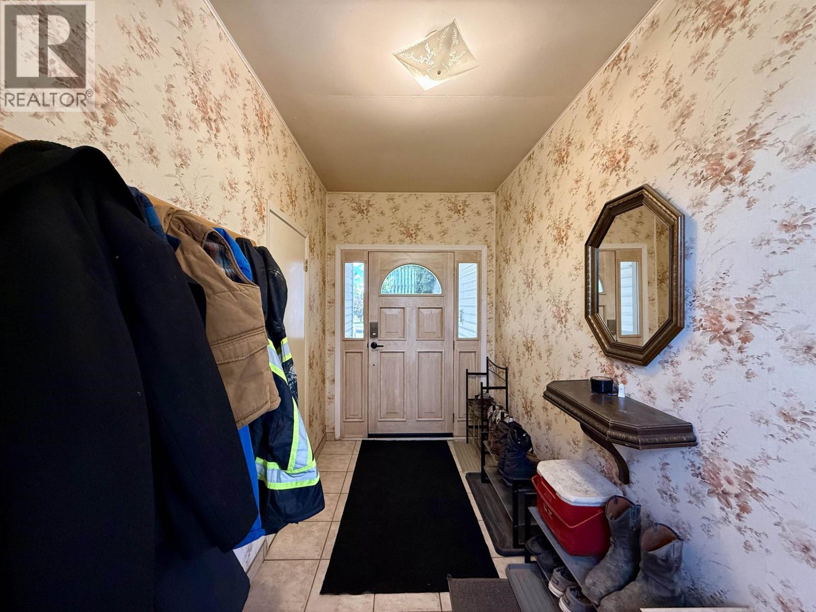 185 Bridge Creek Place, 100 Mile House, British Columbia  V0K 2E0 - Photo 6 - R3144963