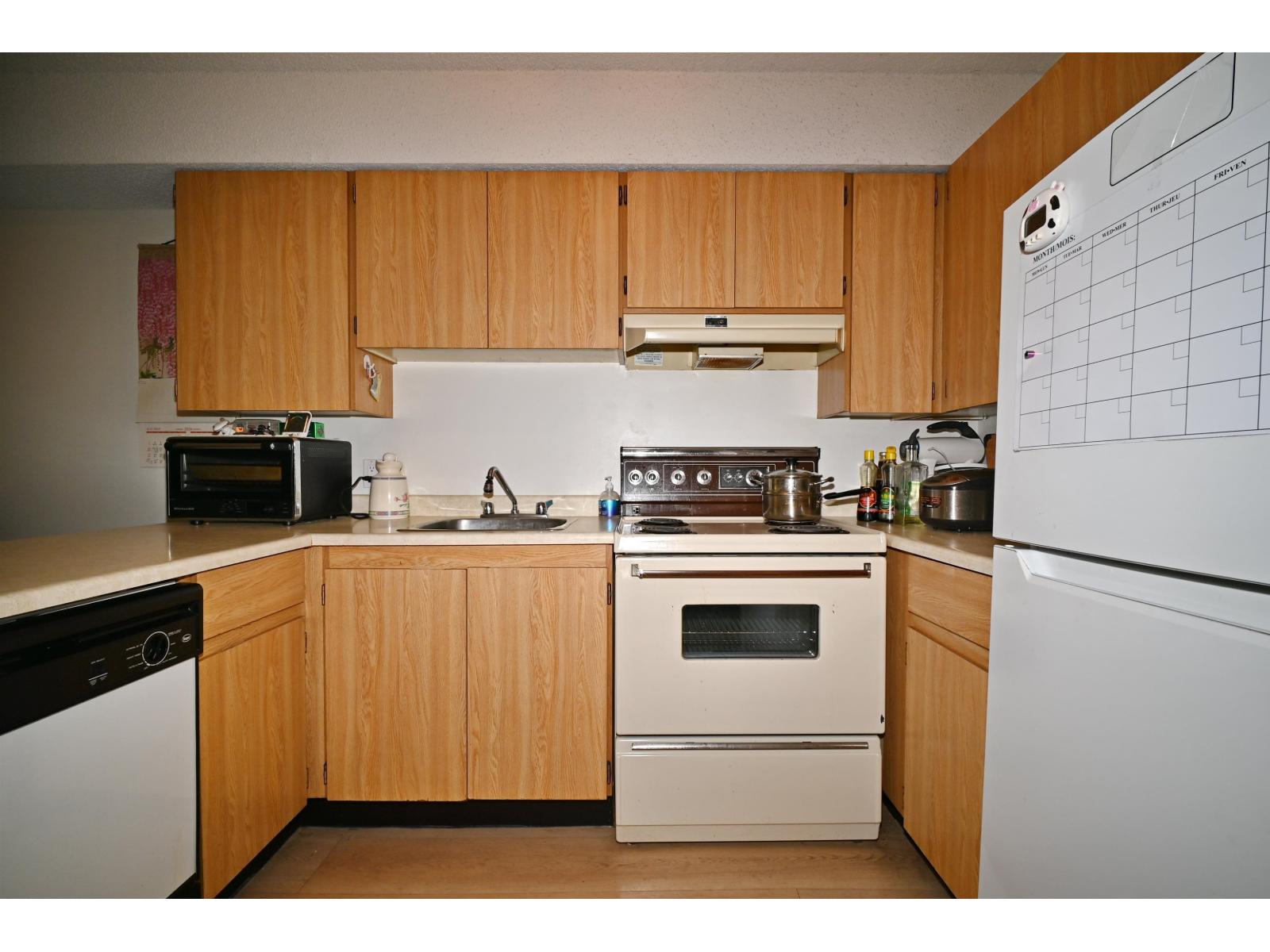 210 7144 133B STREET — photo 4