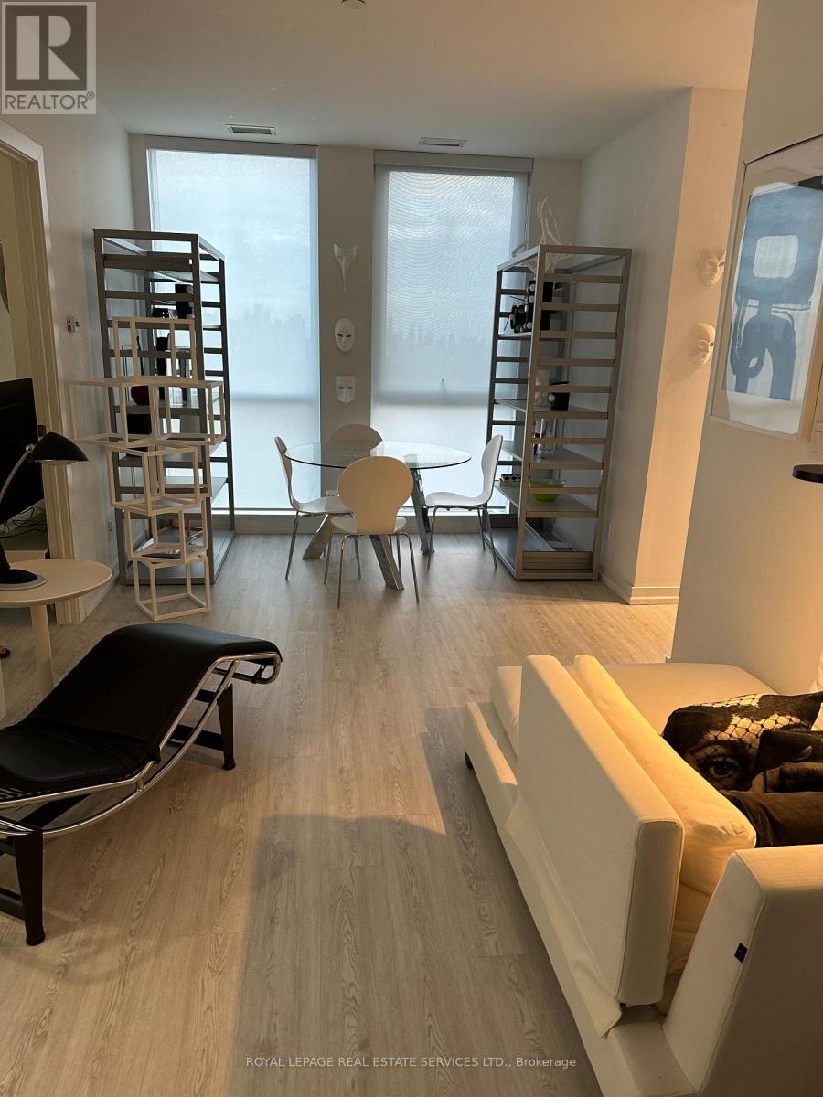 1110 - 223 St Clair Avenue W, Toronto, Ontario M4V 1R3 - Photo 2 - C13494910