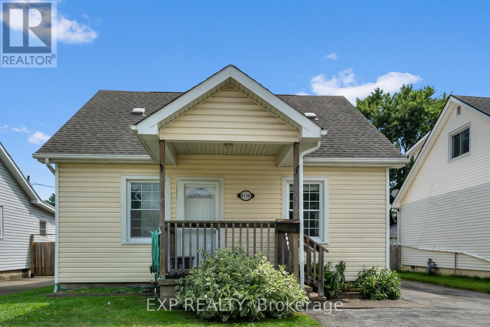 6136 Churchill Street, Niagara Falls, Ontario  L2G 2X3 - Photo 2 - X13553460