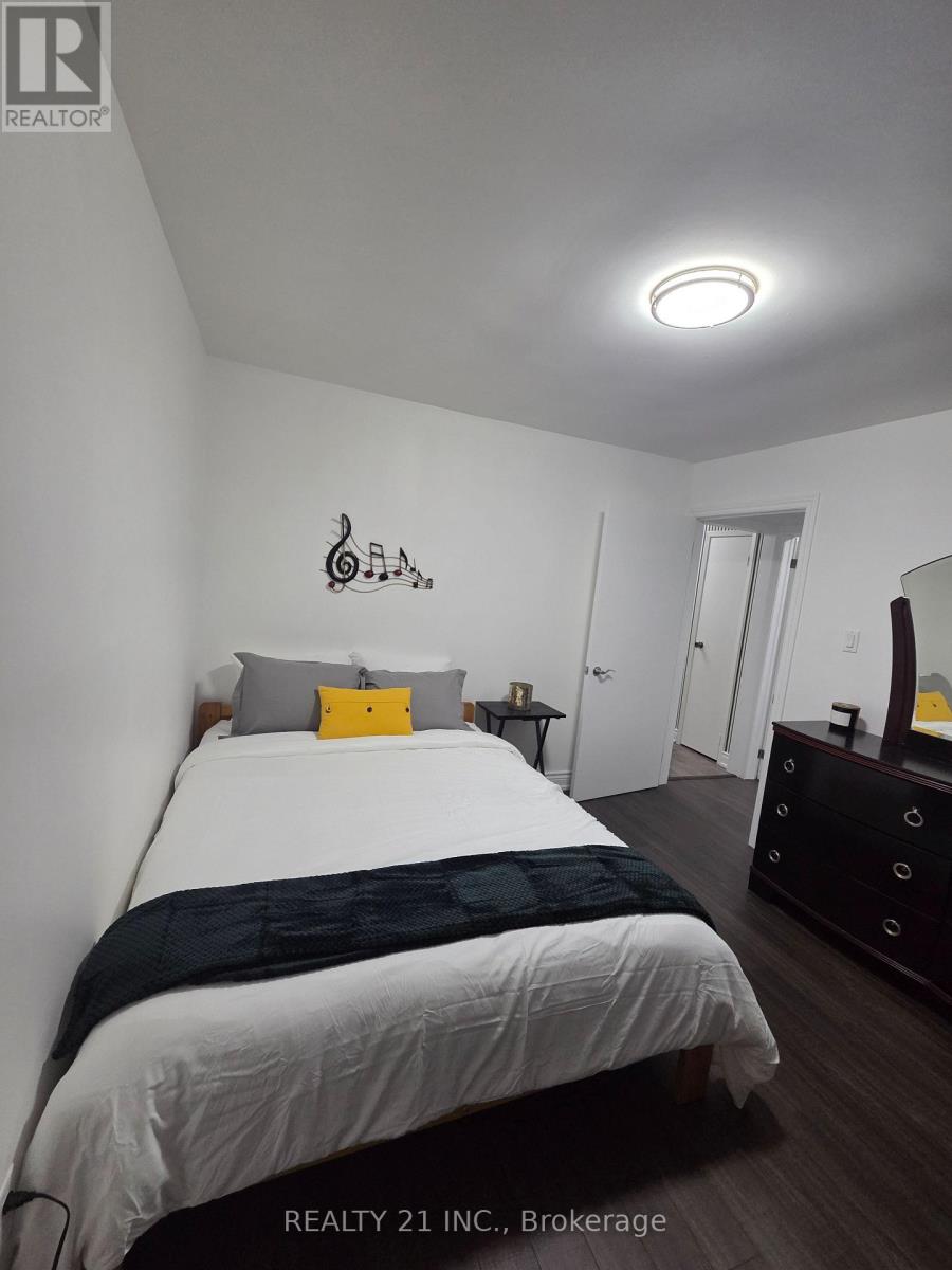 Upper - 32 Lionhead Trail, Toronto, Ontario  M1B 2J6 - Photo 11 - E13553448